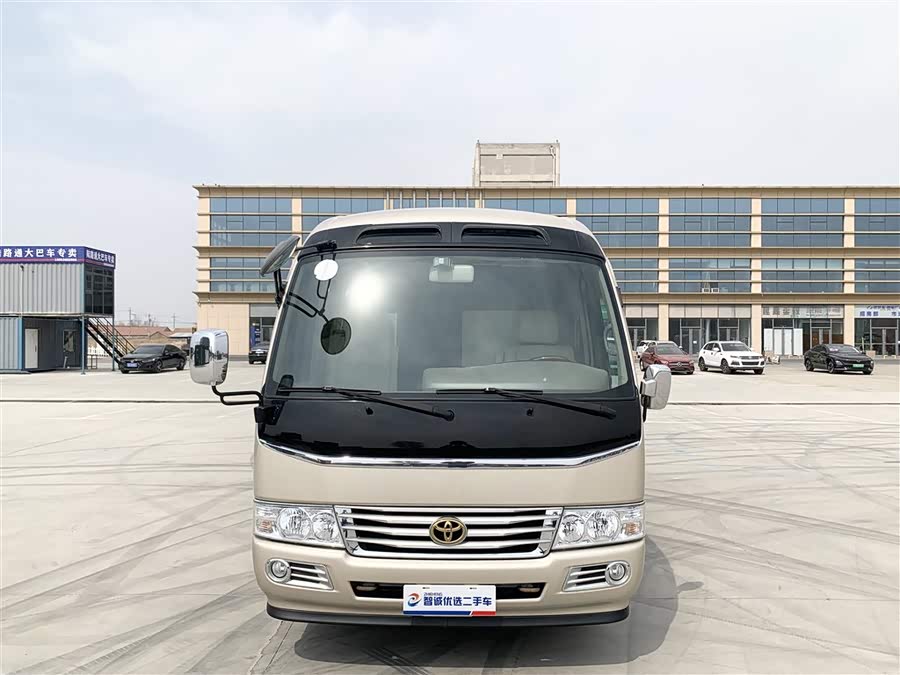 Toyota Coaster 2017 изображение автомобиля #4