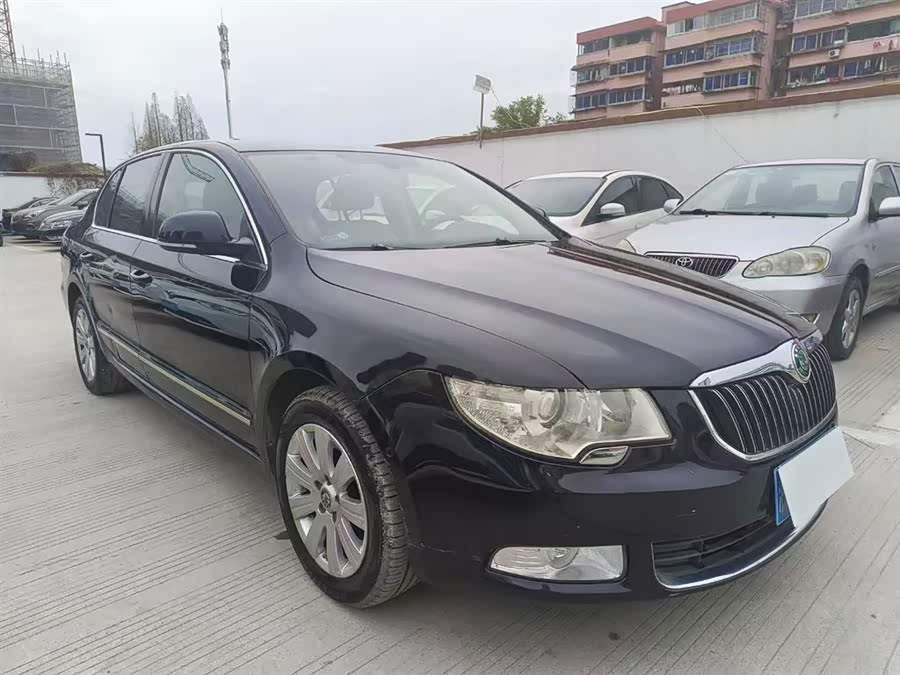 Skoda Superb 2013 car image #4