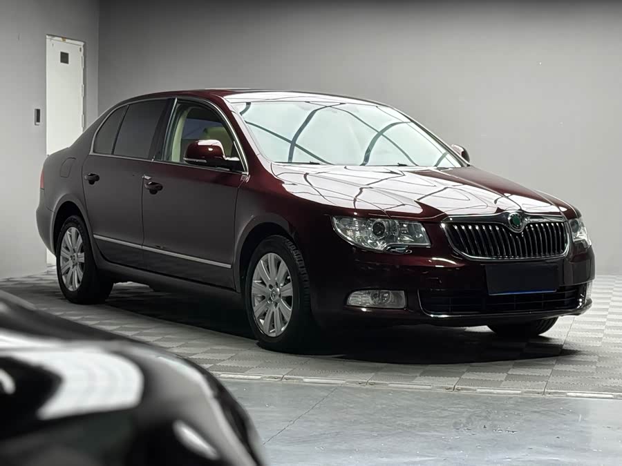 Skoda Superb 2013 car image #4