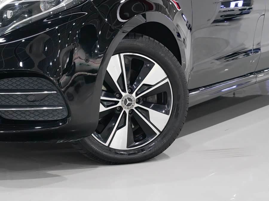 Mercedes-Benz V Class 2024 car image #4