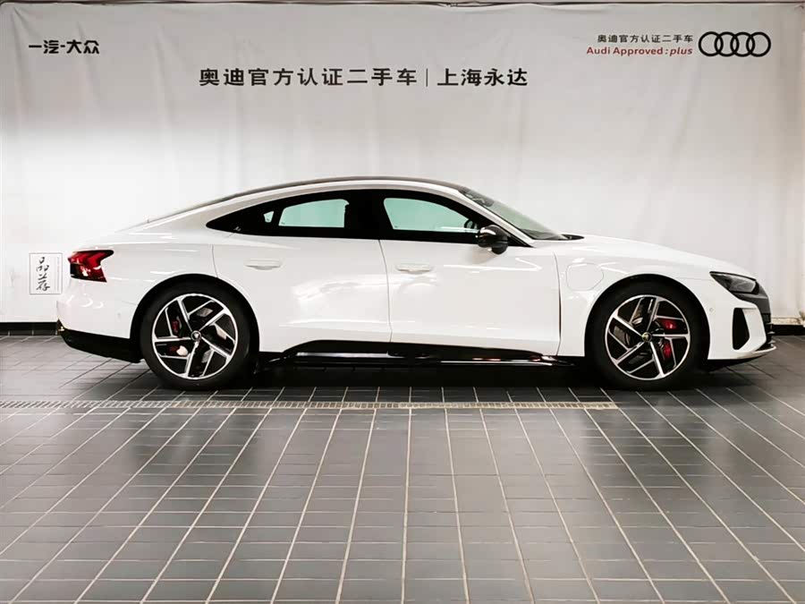 Audi RS e-tron GT 2023 #4 Audi RS e-tron GT 2023 car image #4