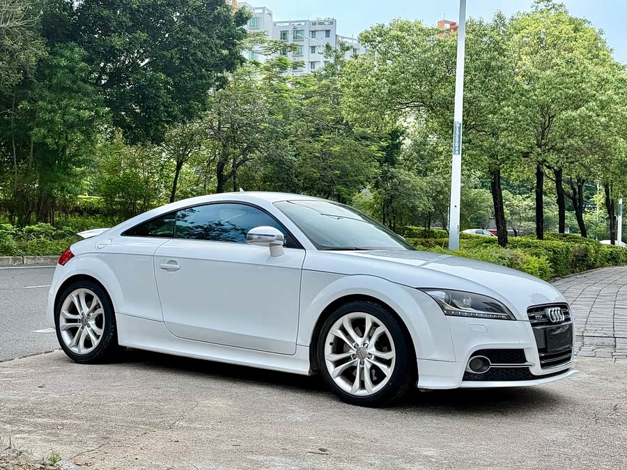 Audi TTS 2011 car image #4