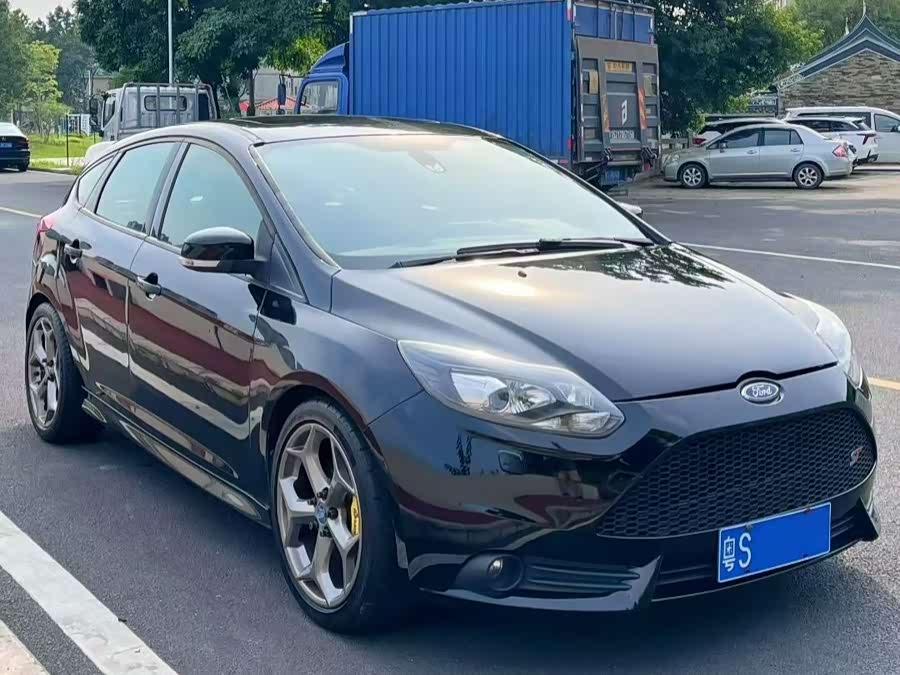 Ford Focus (Imported) 2014 car image #4