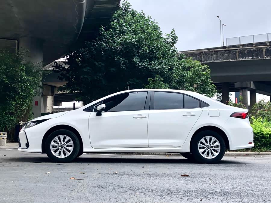 Toyota 2023 immagine di auto #4