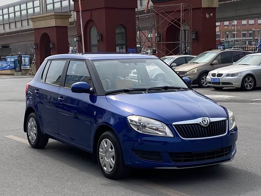 Skoda Fabia 2011 car image #4