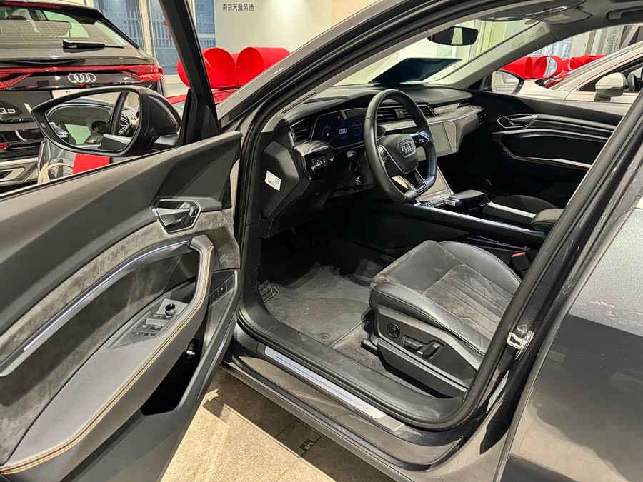 Mercedes-Benz SLK AMG 2022 car image #4