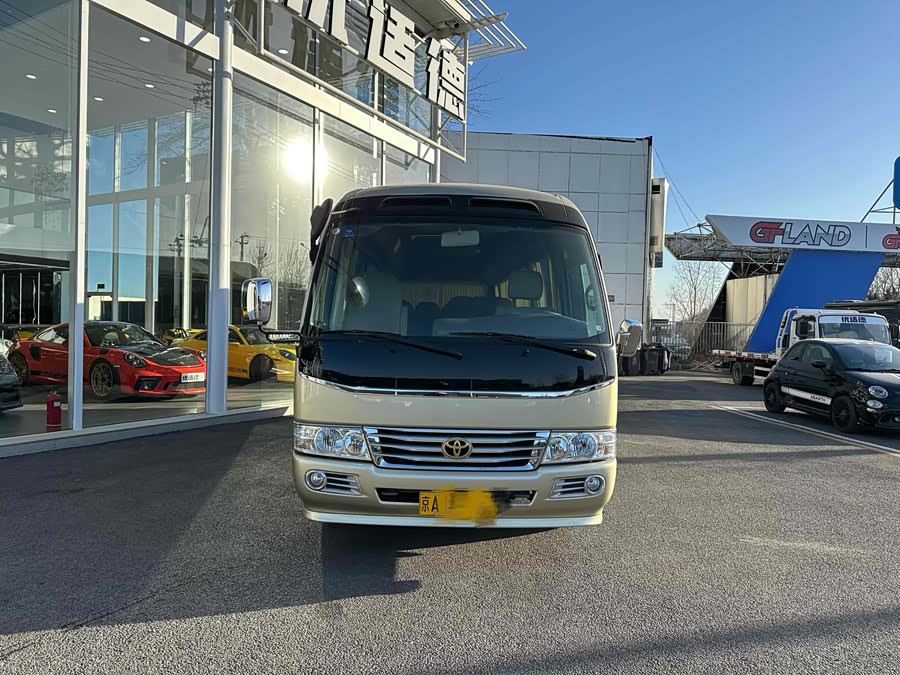 Toyota Coaster 2018 imagem de carro #4