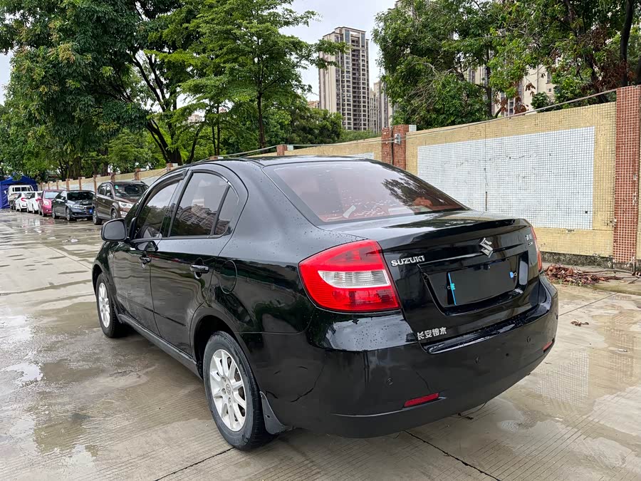Suzuki SX4 Sedan 2015 imagem de carro #4