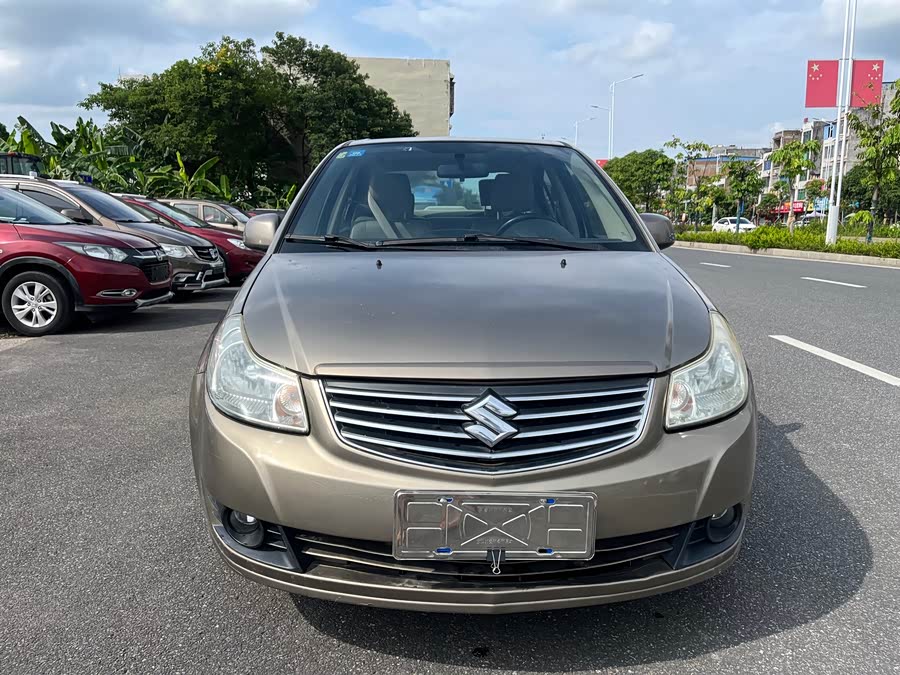 Suzuki SX4 Sedan 2013 imagem de carro #4