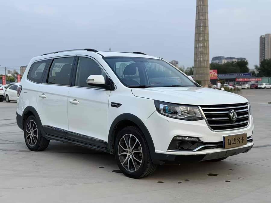 Forthing SX6 2017 #4 Forthing SX6 2017 car image #4