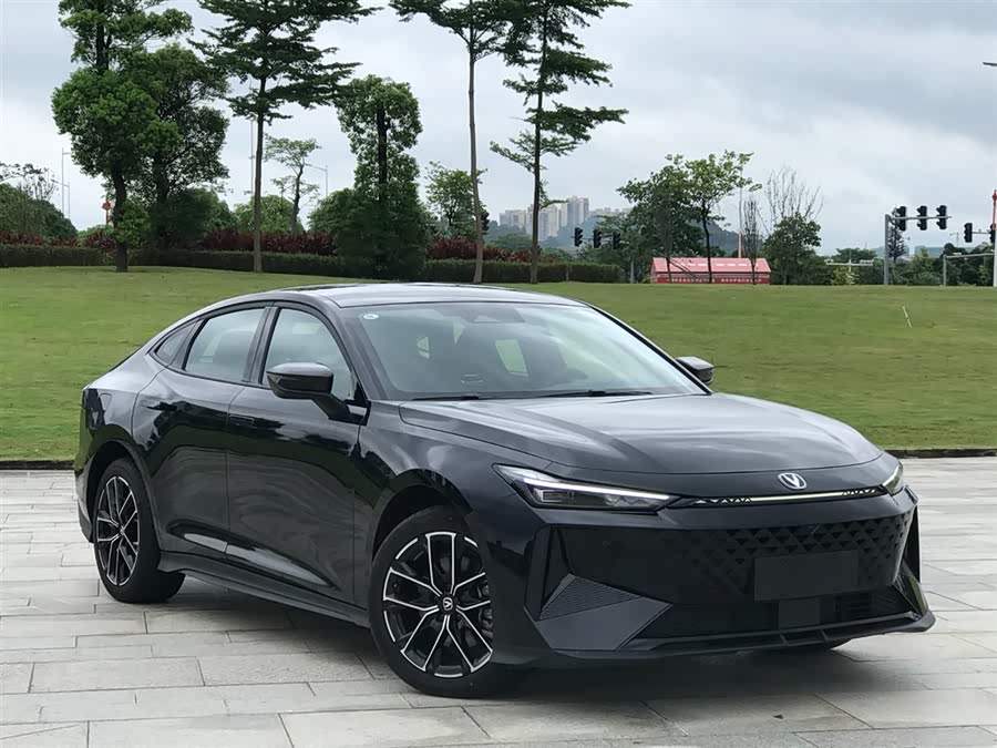 Changan UNI-V iDD 2024 #4 Changan UNI-V iDD 2024 car image #4