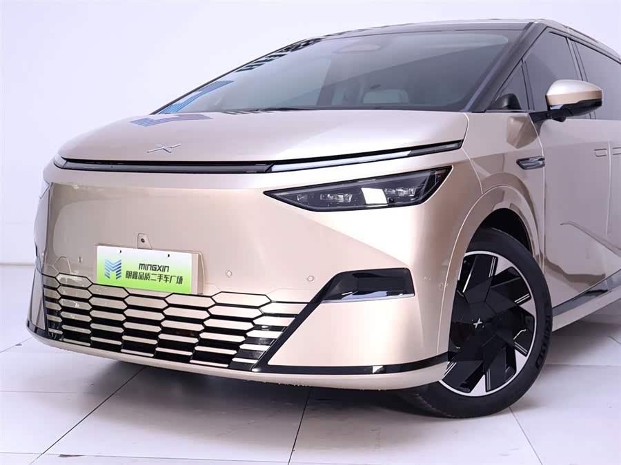 Xpeng X9 2024 immagine di auto #4