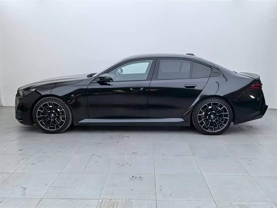 BMW M5 New Energy #4 BMW M5 New Energy car image #4