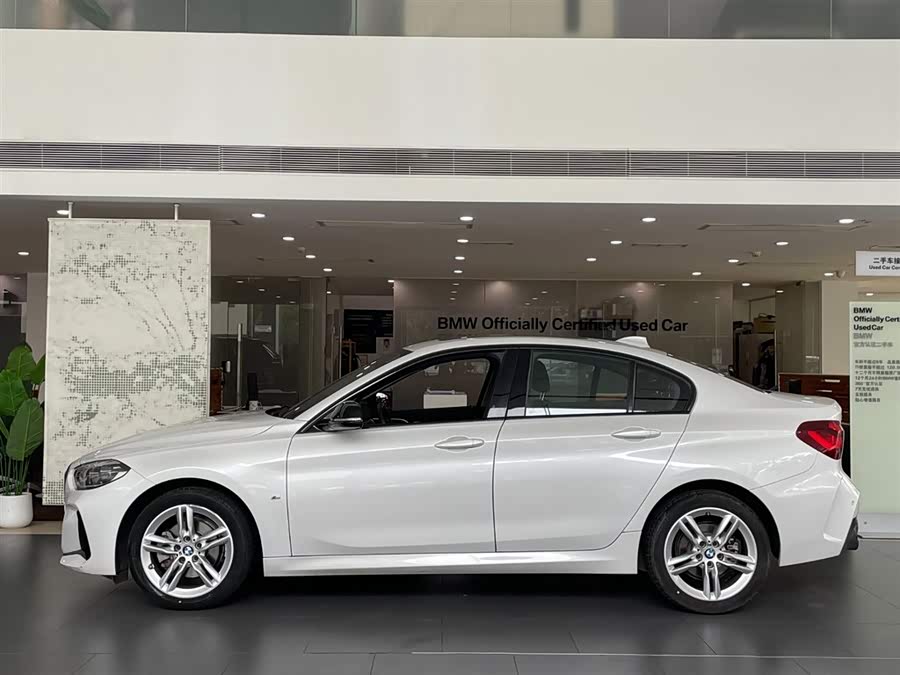 BMW 1 Series 2023 car image #4