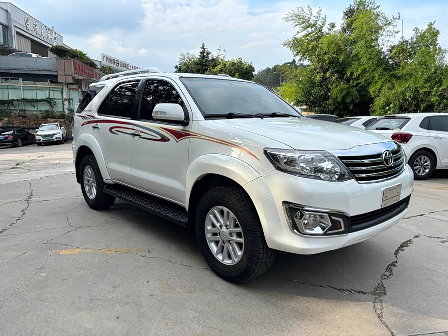 Toyota Fortuner 2014 #4 Toyota Fortuner 2014 immagine di auto #4