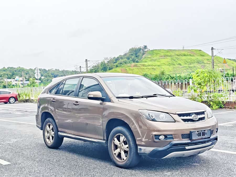 BYD S6 2013 car image #4