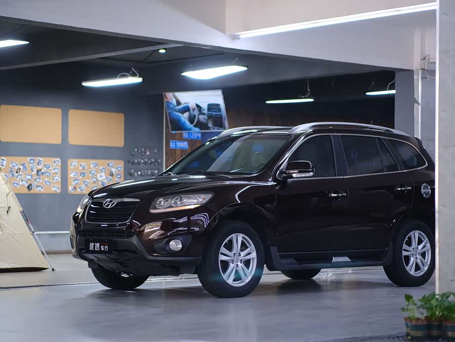 Hyundai Santa Fe Classic 2011 car image #4