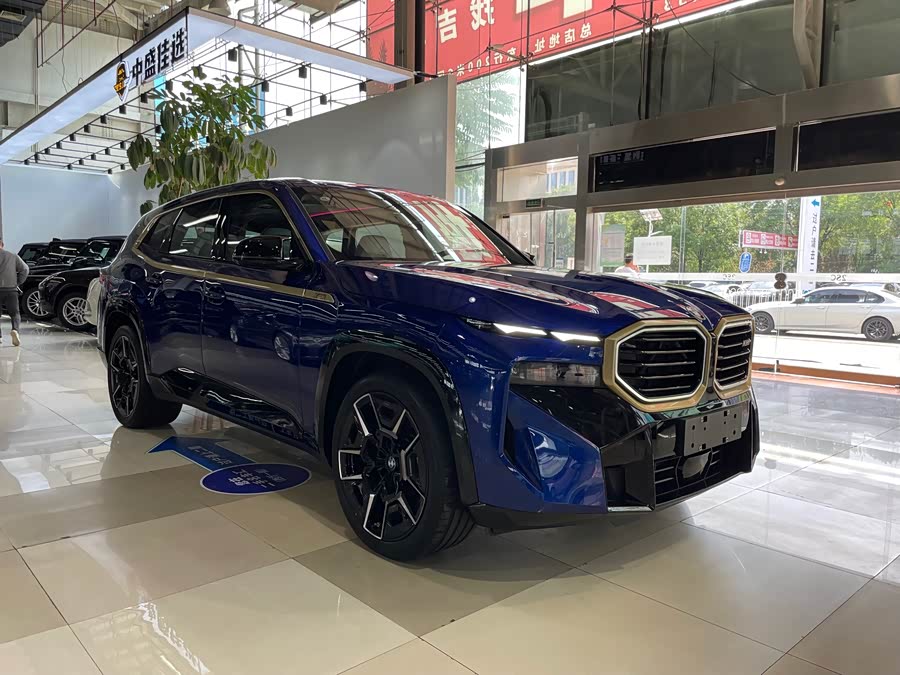 BMW XM 2024 immagine di auto #4