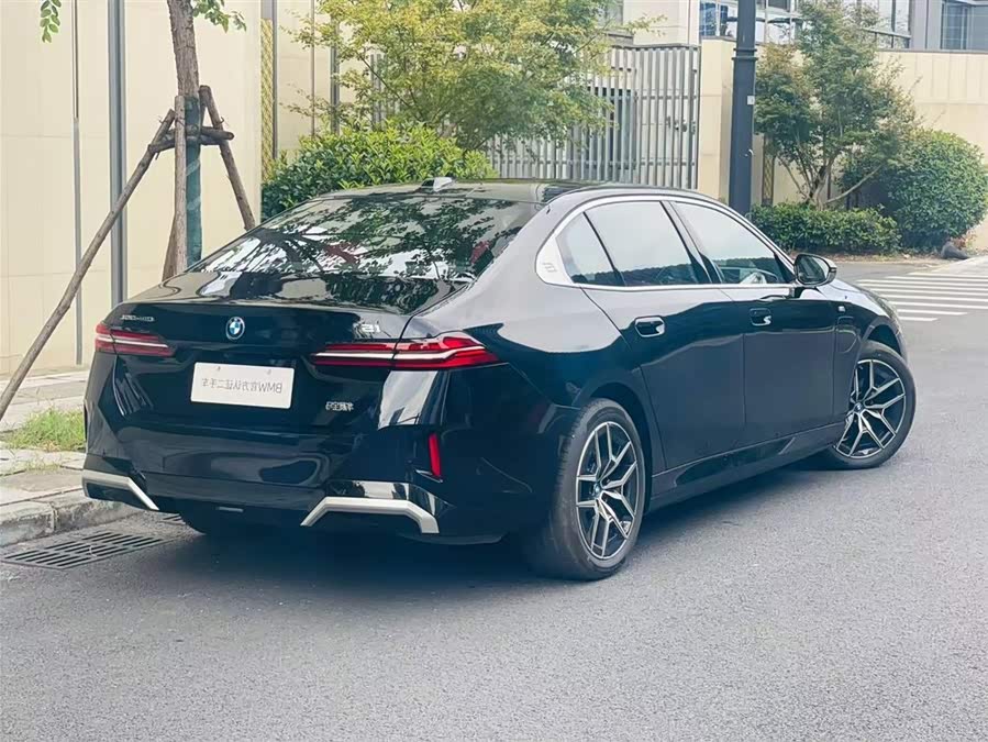 BMW i5 2024 immagine di auto #4