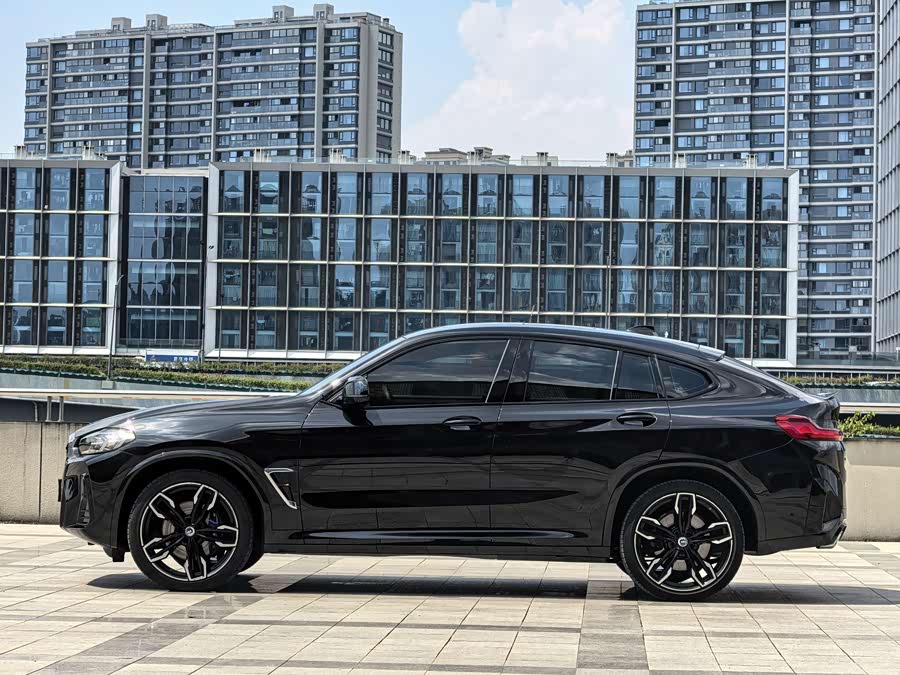 BMW X4 M40i 2023 #4 BMW X4 M40i 2023 car image #4