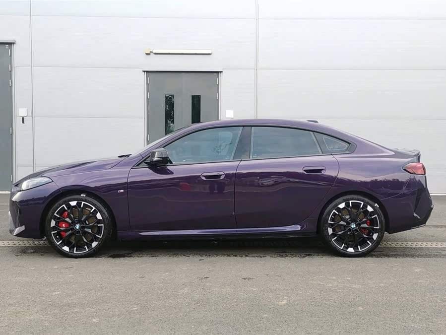 BMW M235L 2024 #4 BMW M235L 2024 car image #4