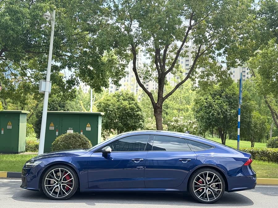 Audi S7 2021 car image #4