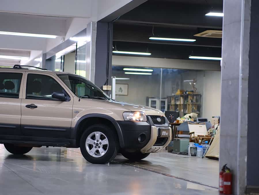 Ford Escape (Imported) 2007 immagine di auto #4