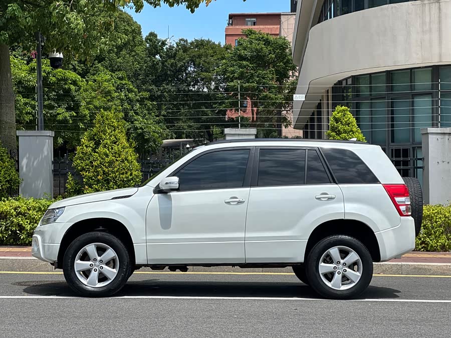 铃木 超级维特拉 2011 汽车图片 #4