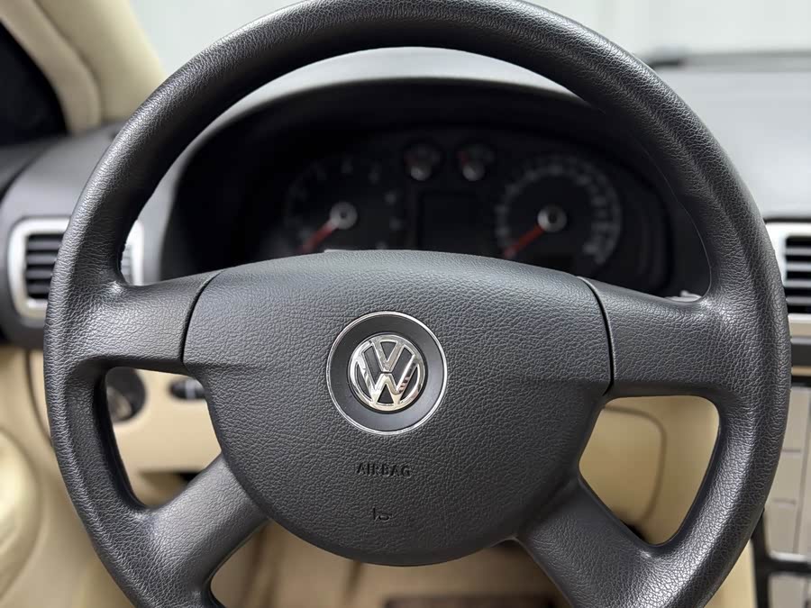 Volkswagen Passat Lingyu 2010 #4 Volkswagen Passat Lingyu 2010 car image #4