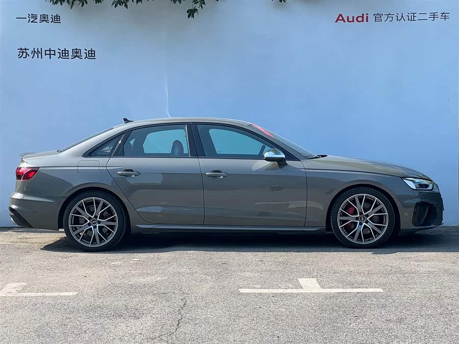 Audi S4 2023 car image #4