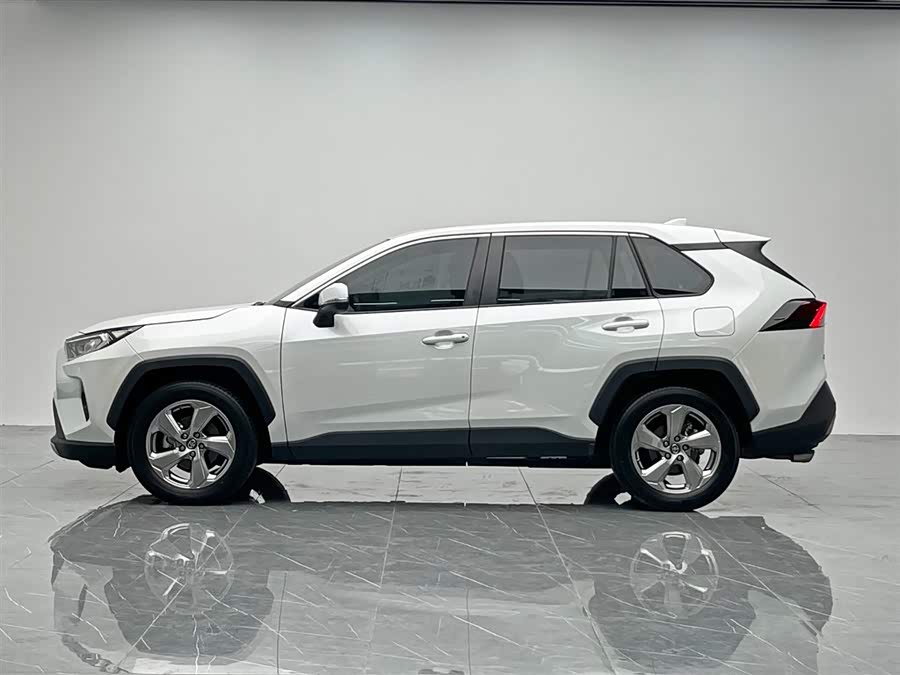 Toyota RAV4 2023 image de voiture #4