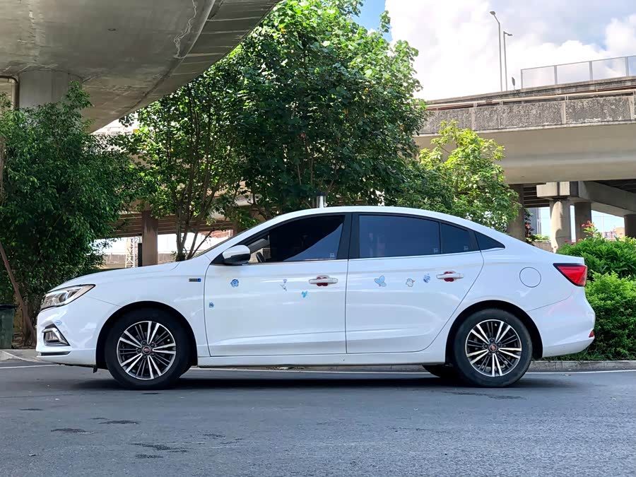 Roewe i5 2019 #4 Roewe i5 2019 car image #4