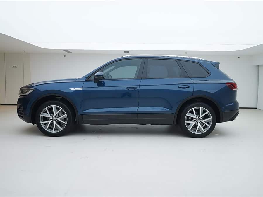 Volkswagen Touareg 2019 car image #4