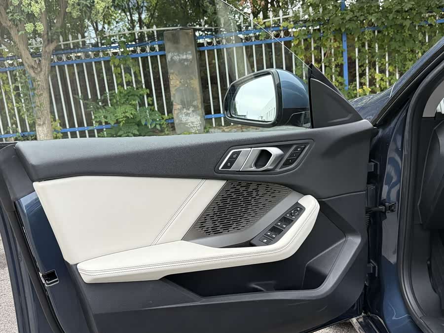 BMW 2 Series #4 BMW 2 Series صورة سيارة #4