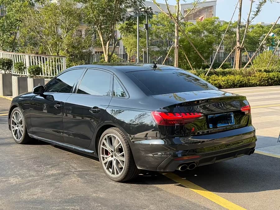 Audi S4 2023 car image #4