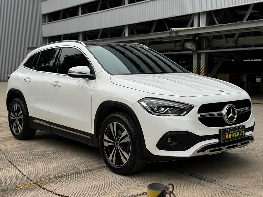 Mercedes-Benz GLA Class 2022 car image #4