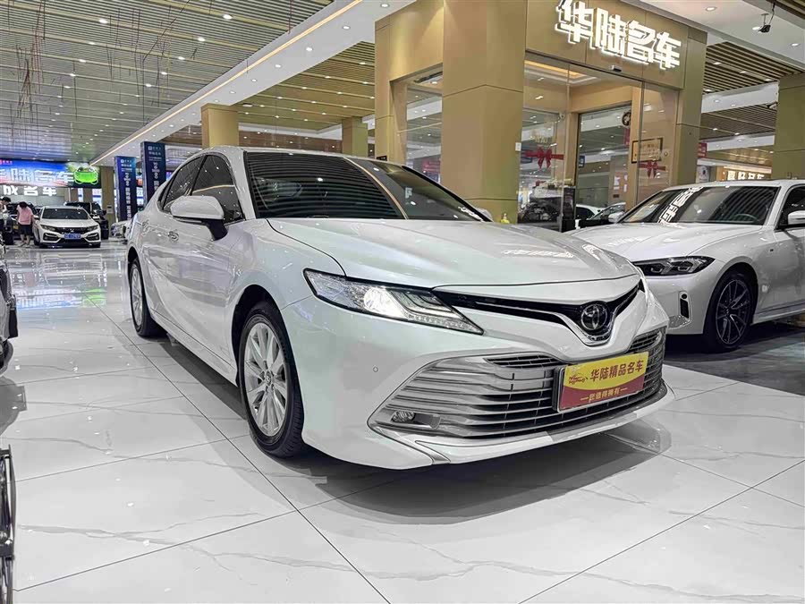 Toyota Camry 2020 car image #4