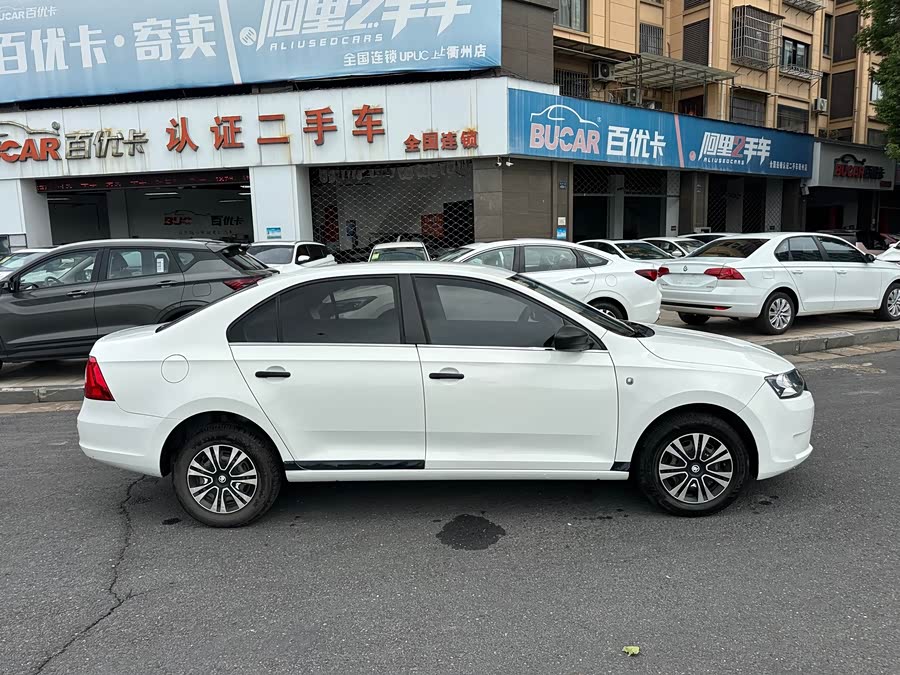 Skoda Rapid 2015 imagen de coche #4