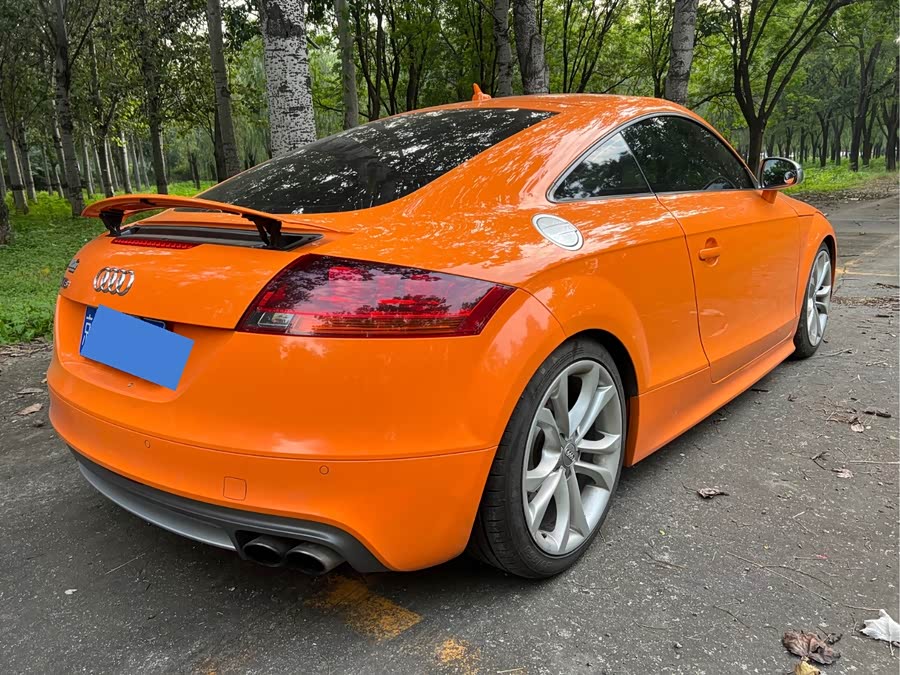 Audi TTS 2010 #4 Audi TTS 2010 car image #4