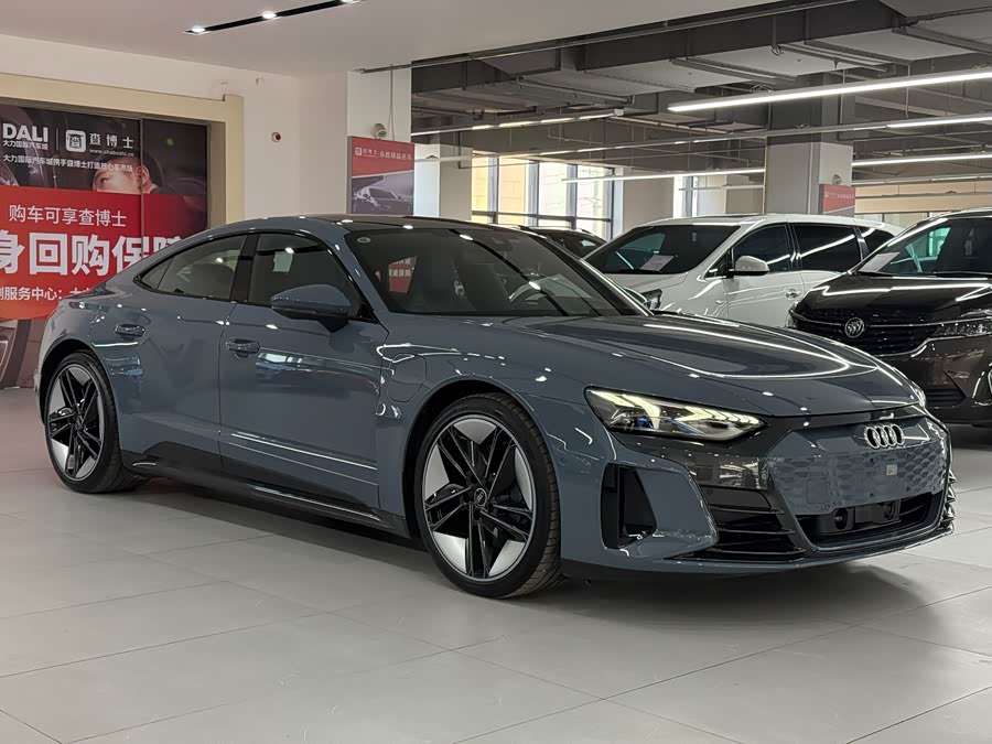 Audi e-tron GT 2024 صورة سيارة #4