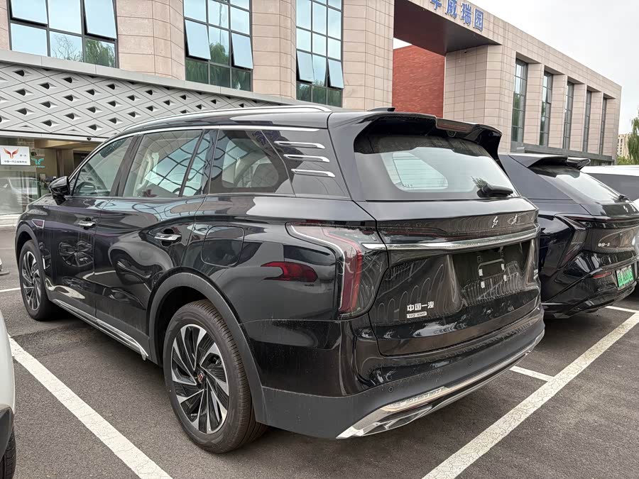 HongQi HS7 PHEV 2025 car image #4