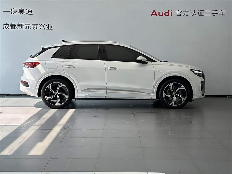 Audi Q4 e-tron 2024 صورة سيارة #4