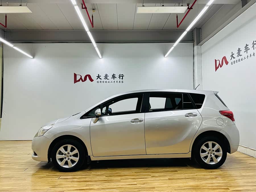 Toyota Reiz 2012 صورة سيارة #4