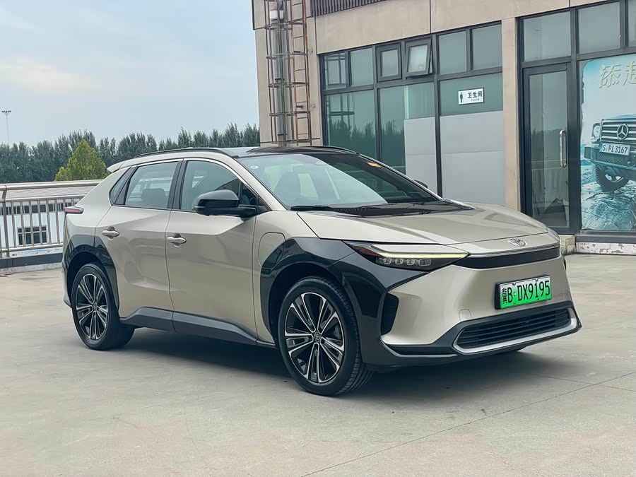 Toyota bZ4X 2022 immagine di auto #4