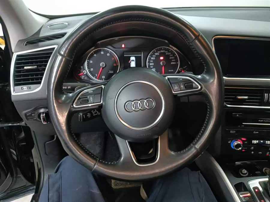 Audi Q5 (Imported) 2016 car image #4