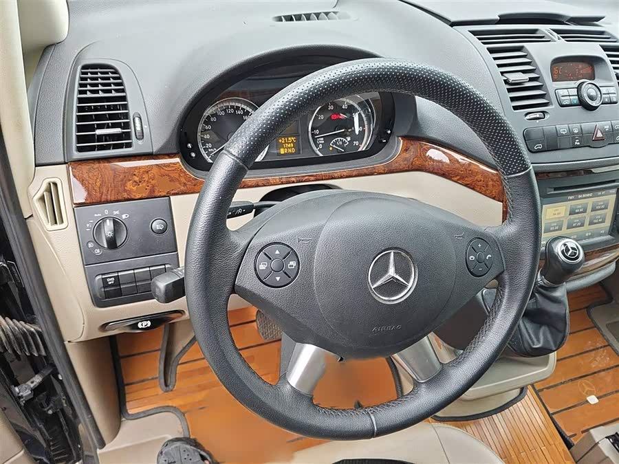 Mercedes-Benz Viano 2016 imagen de coche #4