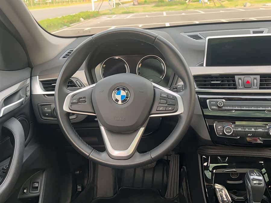 BMW X1 New Energy 2019 car image #4