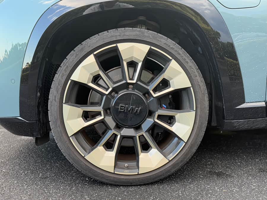 BMW XM 2024 car image #4