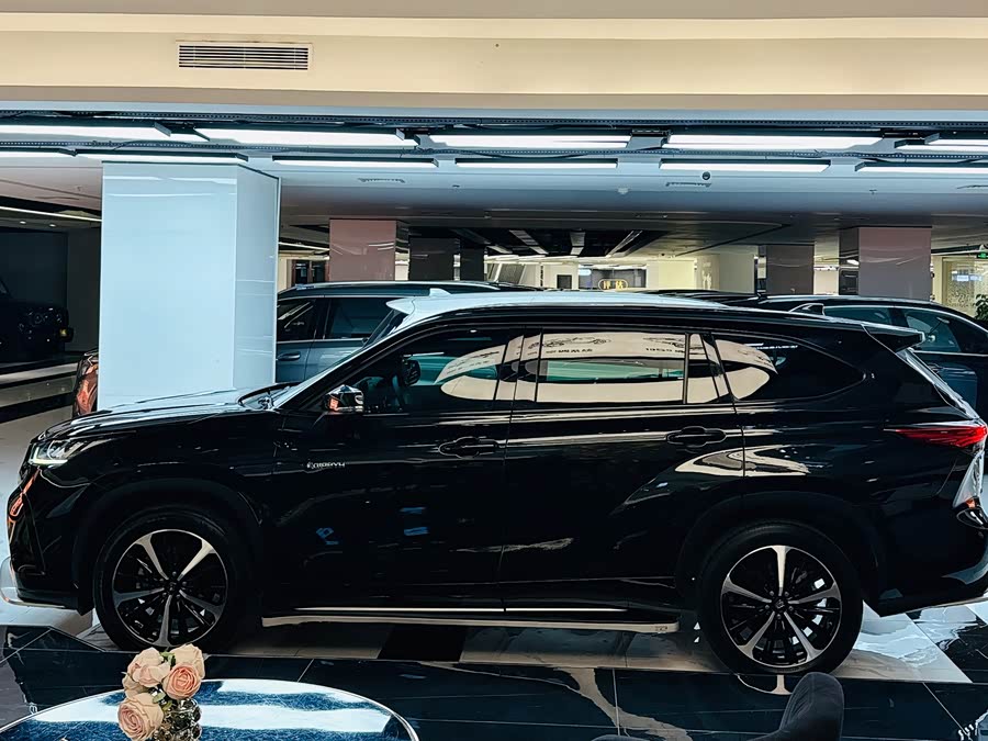 Toyota Crown Kluger 2021 #4 Toyota Crown Kluger 2021 car image #4