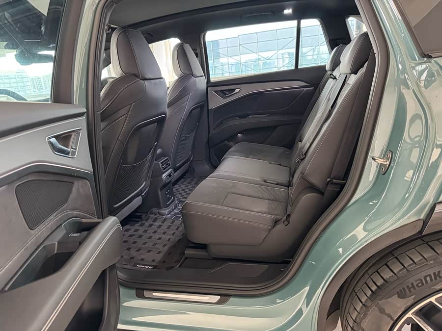 Audi Q5 e-tron 2023 immagine di auto #4